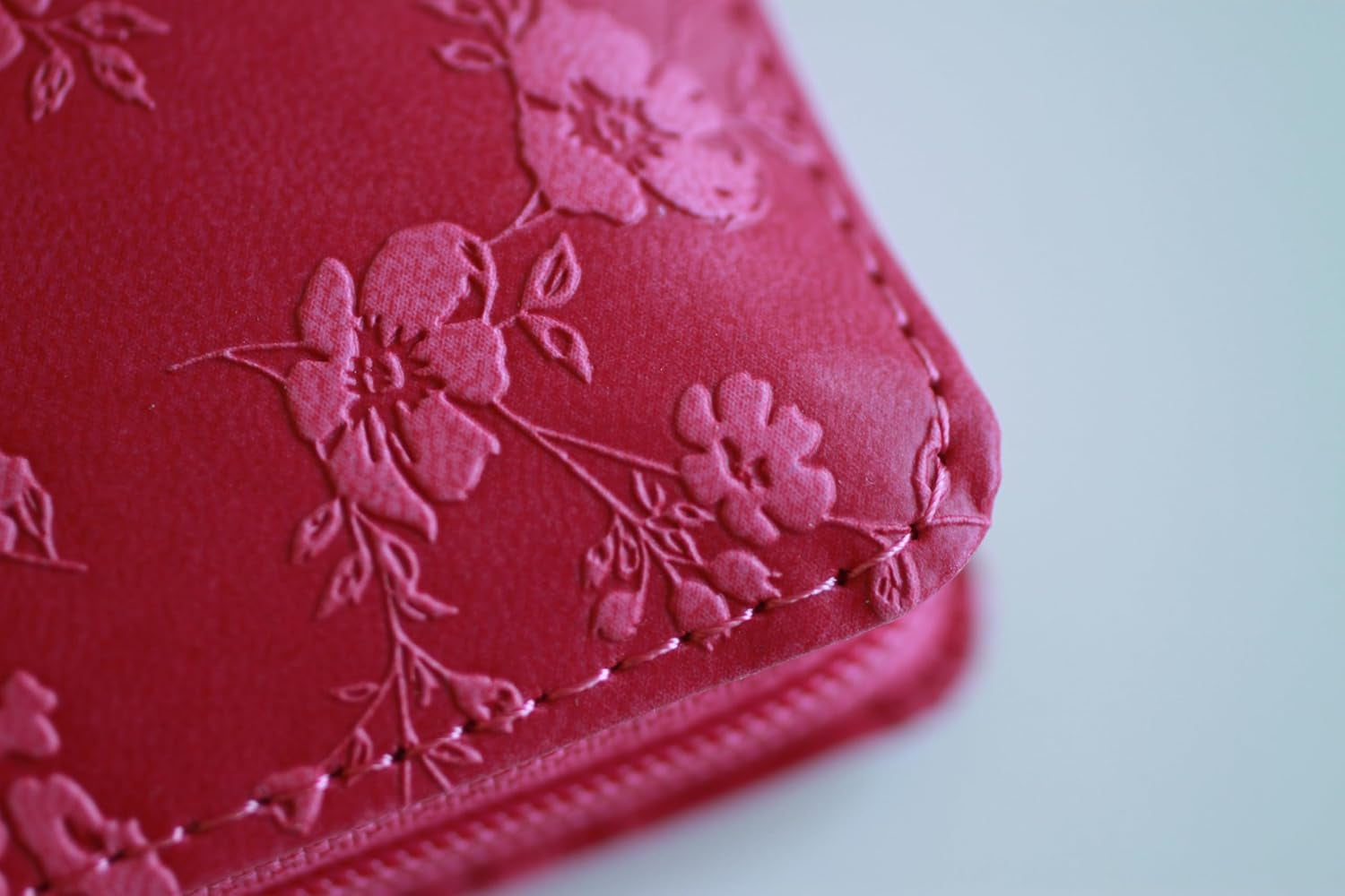 KJV Holy Bible, Large Print Handy Size, Fuchsia Premium Imitation Leather W/Ribbon Marker, Red Letter, Zipper (KJV Medium Size Large Print Editions)